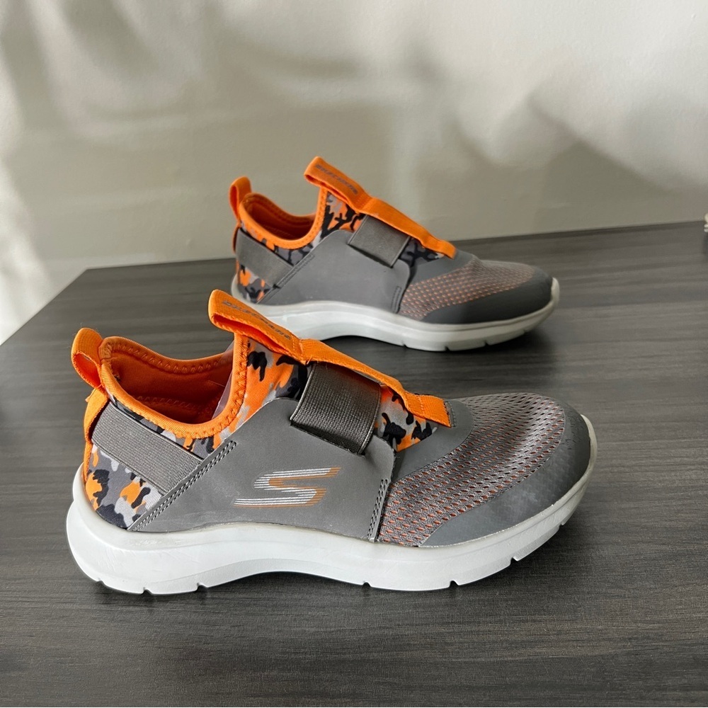 Skechers Unisex-Child Hypno-Splash Sneaker Size 5 Orange And Gray Camouf…